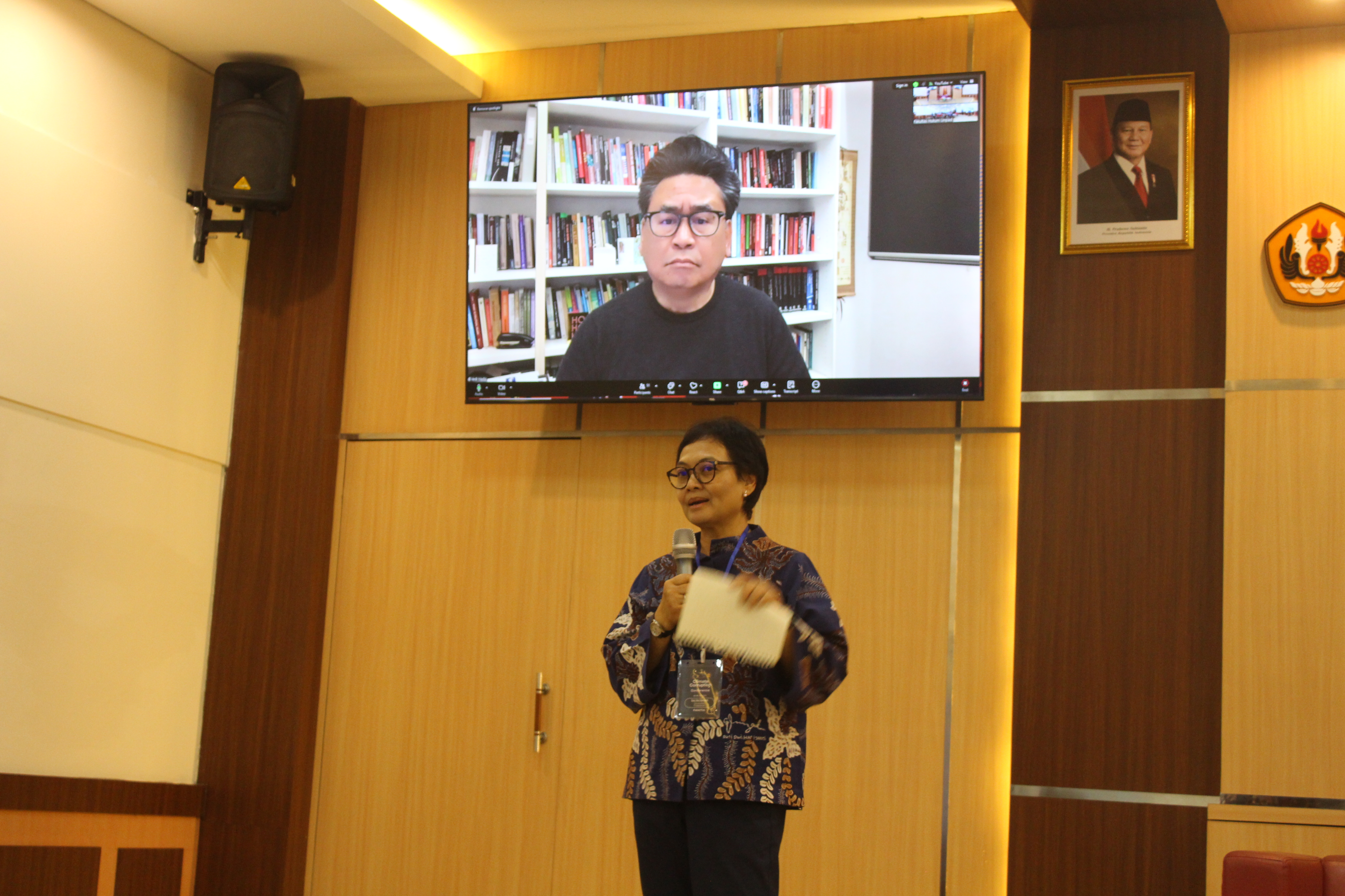 Keynote Speech pembuka Climate Corruption Conference oleh Prof. Vedi Hadiz yang dimoderatori oleh Prof. Susi Dwi Harijanti