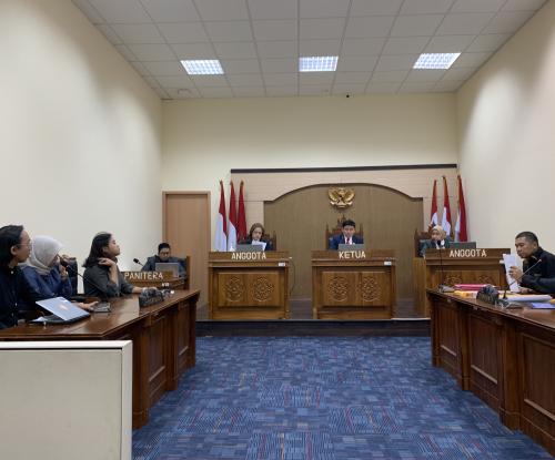 Foto: Persidangan Uji Informasi Pengadaan Gas Air Mata, KIP