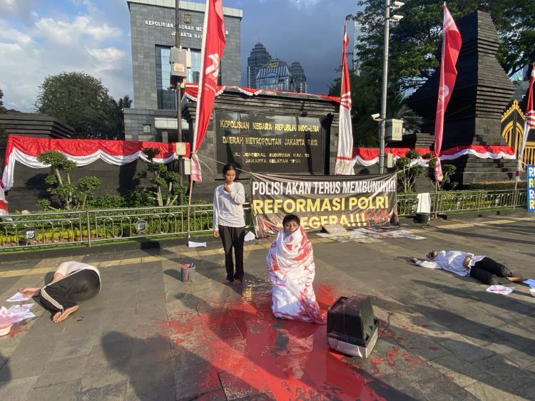 Aksi Reformasi Polri di Hari Bhayangkara Ke-72 Polri RI Aksi Reformasi Polri di Hari Bhayangkara Ke-72 Polri RI