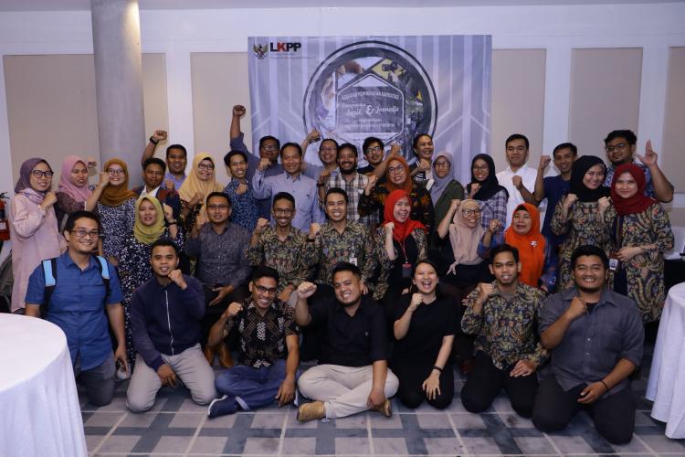 The participants of the Public Procurement Monitoring Training, representatives from local CSOs and journalists. Photo: NPPA, 2019